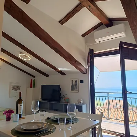 Apartment Fenix - Stunning View, Great Location & Free Parking *