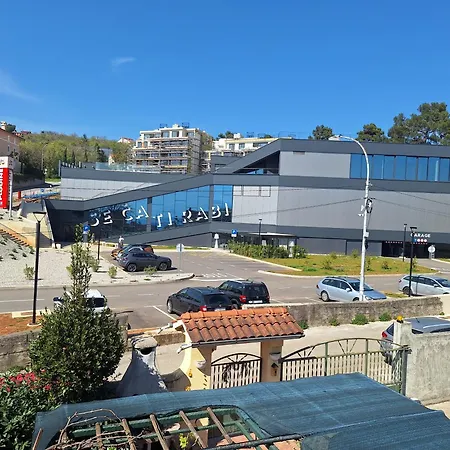 Fenix - Stunning View, Great Location & Free Parking