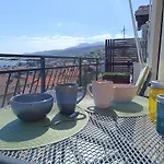 Fenix - Stunning View, Great Location & Free Parking Daire