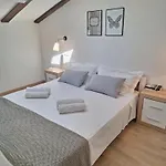 Daire Fenix - Stunning View, Great Location & Free Parking Opatija