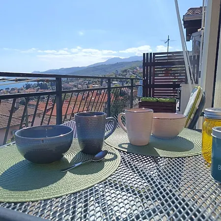 Fenix - Stunning View, Great Location & Free Parking Daire